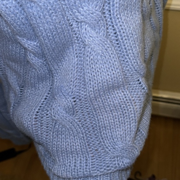 BRAND NEW Cable Knit Drop Shoulder Sweater size medium women’s - Picture 4 of 5